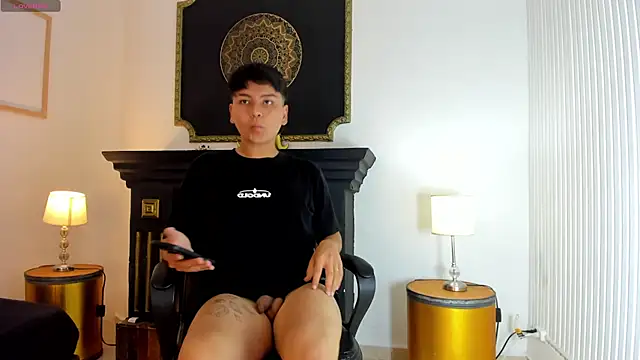_maximo_1 stripchat live cam model