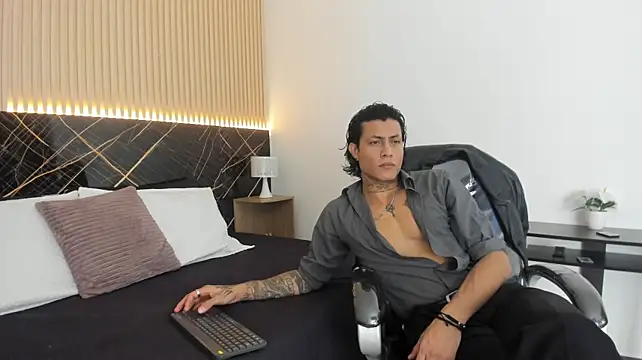 Damian_romanoff_ stripchat live cam model