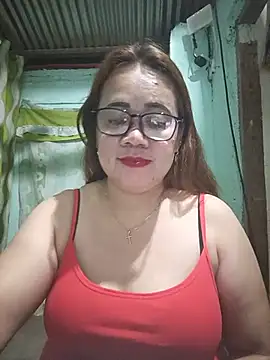 rowena_123 stripchat live cam model