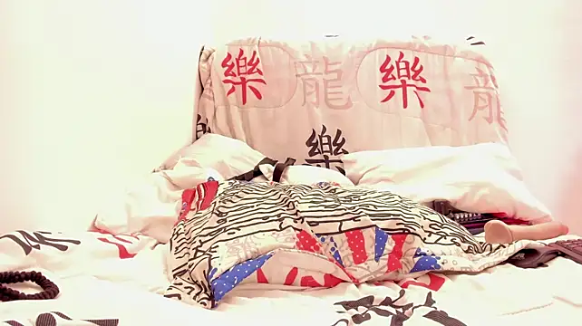 AbbyLeeh stripchat live cam model