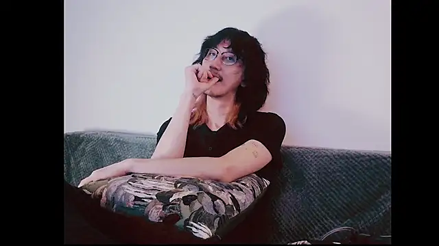 Kinketsu stripchat live cam model