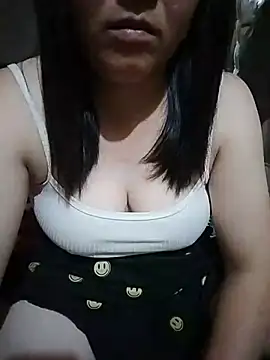 thoconn001_ stripchat live cam model