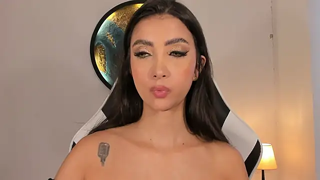 Megannwilliams stripchat live cam model