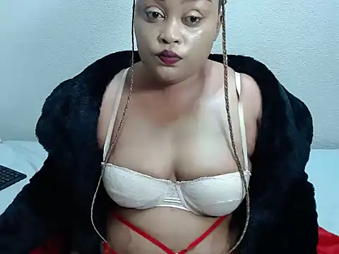 CreamyQueenxxZA stripchat live cam model