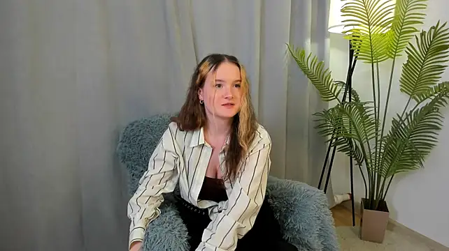 ChloeAragaki stripchat live cam model