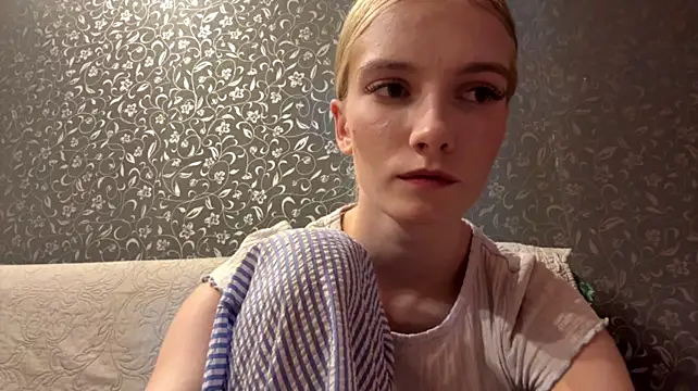 EmeliaTibbals stripchat live cam model