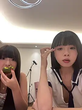 qiqi_x stripchat live cam model