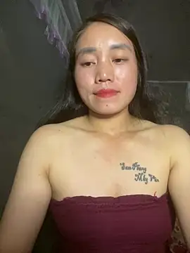 Chiip-bong stripchat live cam model