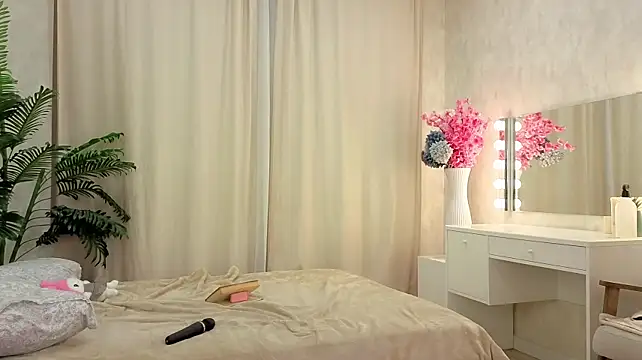 LorisPierro stripchat live cam model