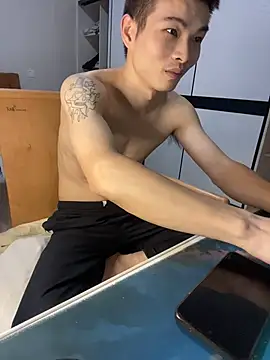gutou001 stripchat live cam model
