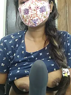 BellatrixBandra stripchat live cam model