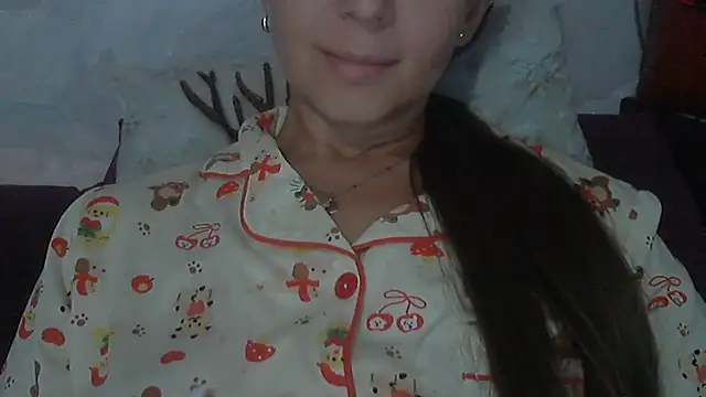 Bella--White stripchat live cam model
