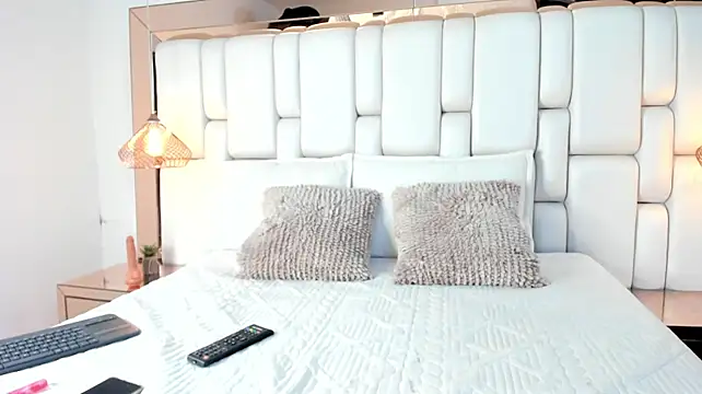 AshlyBella stripchat live cam model