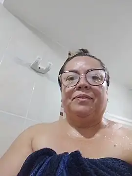 Emperatrizlady stripchat live cam model