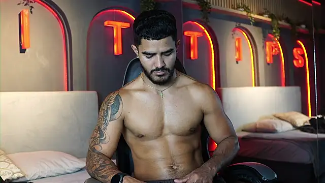 Reik_Vonn stripchat live cam model