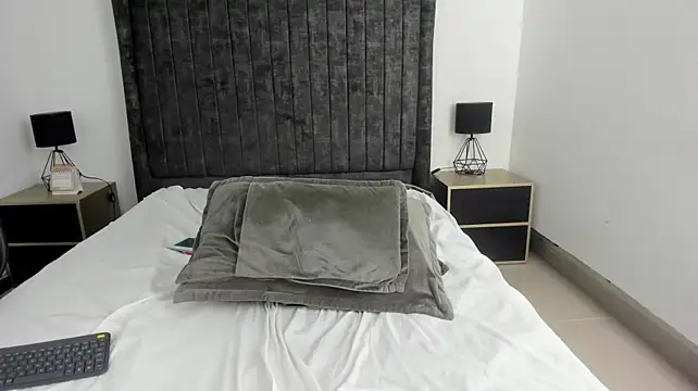 KittyKiss_ stripchat live cam model
