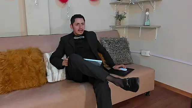 kevin_23_ stripchat live cam model