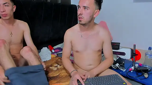 big-dicktop23 stripchat live cam model
