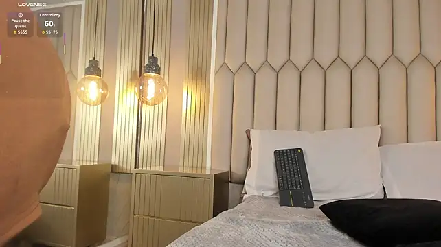 LuisaMarquez stripchat live cam model