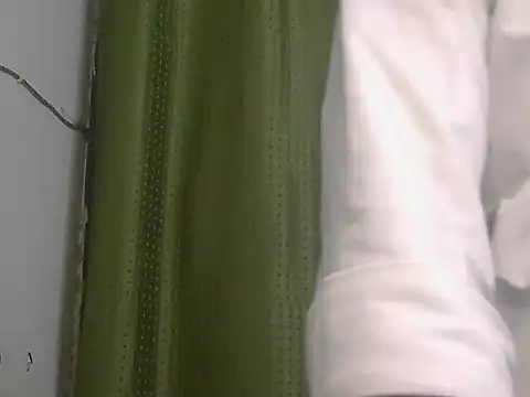 Stubborndesiboy stripchat live cam model