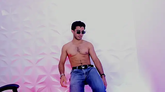 caius_bigcock1 stripchat live cam model