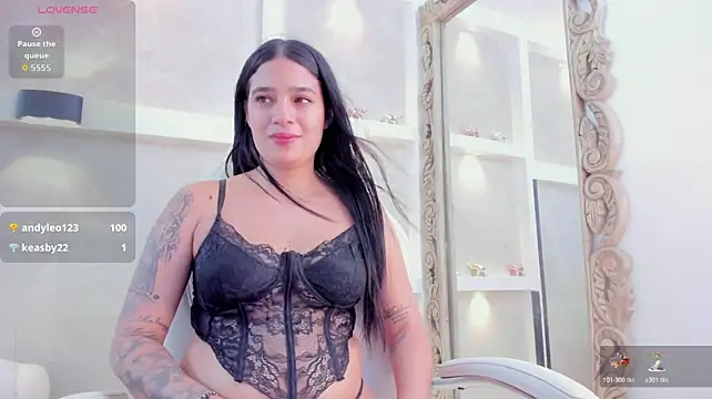 laura_rouse_ stripchat live cam model