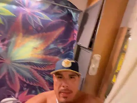 OmarSalasxh33 stripchat live cam model