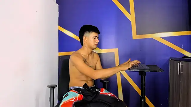 NIO_KLOUDS_ stripchat live cam model