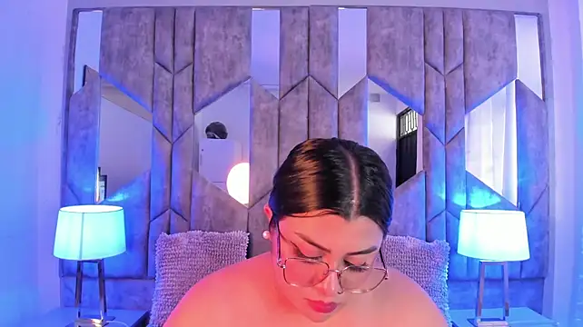 EmiliBoobss stripchat live cam model