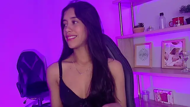 EmmiShery stripchat live cam model