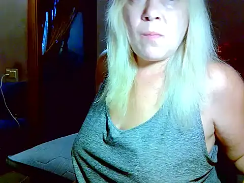 AgoniA7 stripchat live cam model