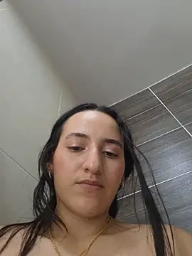 Naty_wet_17 stripchat live cam model
