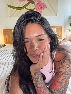 SiennaLuvs stripchat live cam model