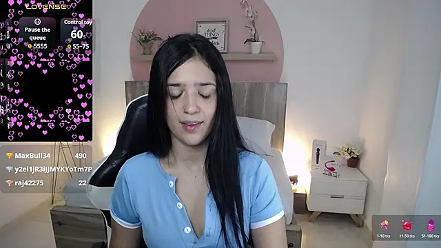 lucia_henao_ stripchat live cam model