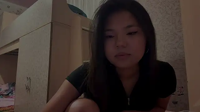 JohannaMickiewicz stripchat live cam model