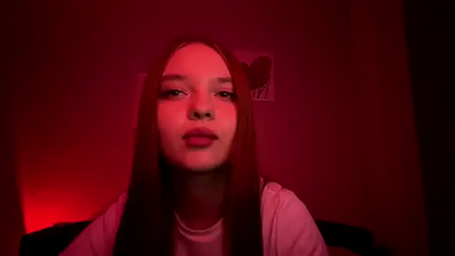 Frostyylina stripchat live cam model