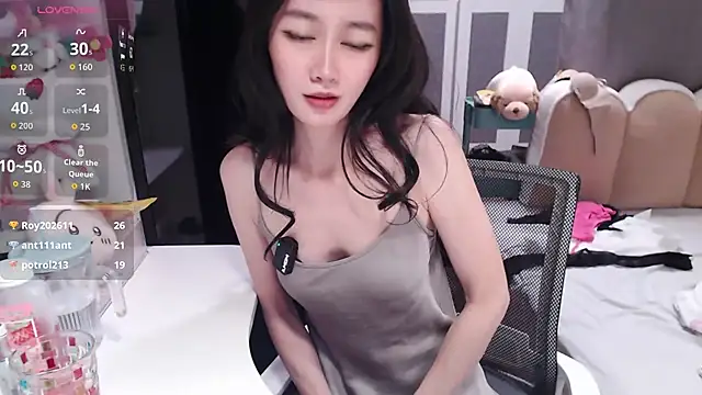 Elina-e3 stripchat live cam model