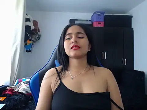 alina_velvet_220597 stripchat live cam model