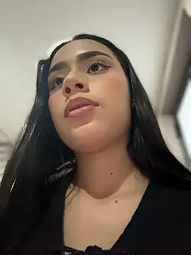 Sara-Castillo stripchat live cam model