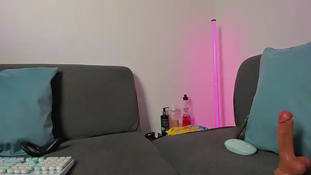 KylanDark stripchat live cam model