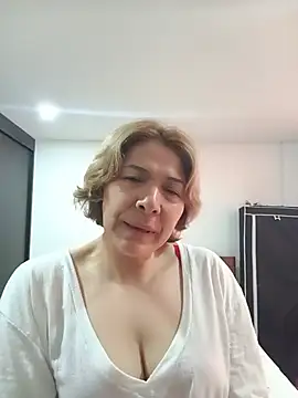MiaIsabela_ stripchat live cam model