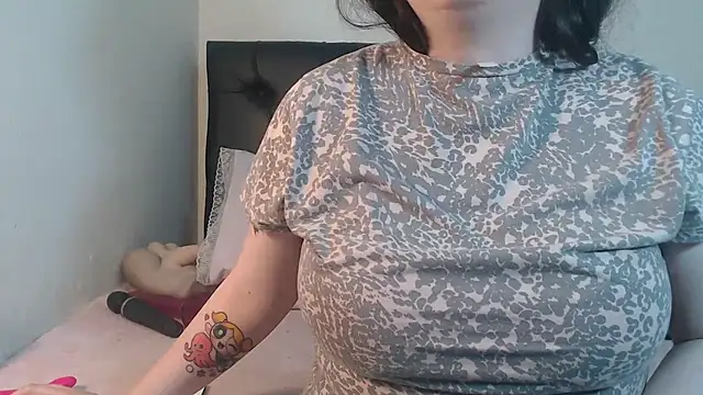 KrystalAdams stripchat live cam model