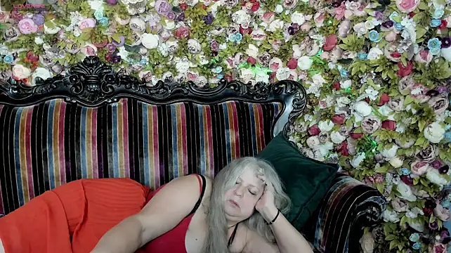 mariabelladonna stripchat live cam model