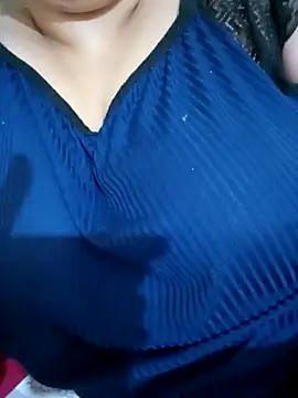 hibaa21 stripchat live cam model