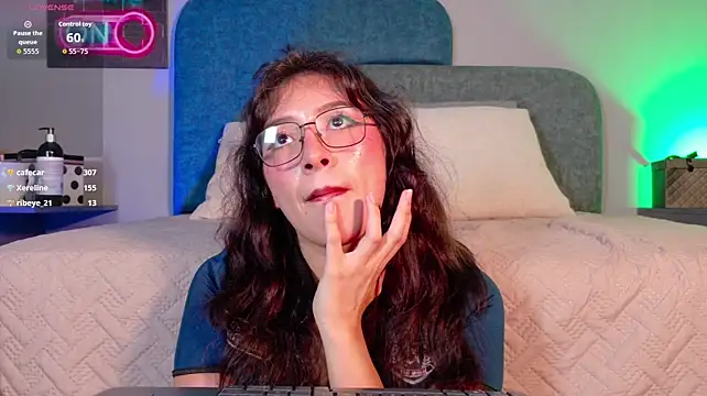 MiiaCullens stripchat live cam model