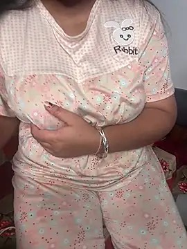 pooja_rani9 stripchat live cam model