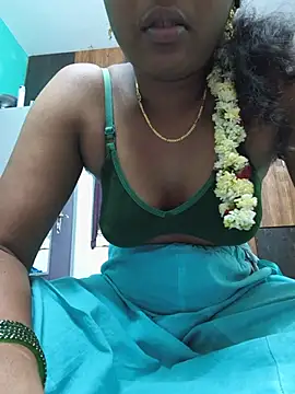 tamil_mynaa stripchat live cam model