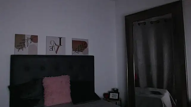 Skybunny_x stripchat live cam model