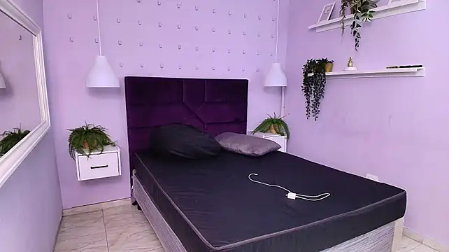 Tammysanz stripchat live cam model
