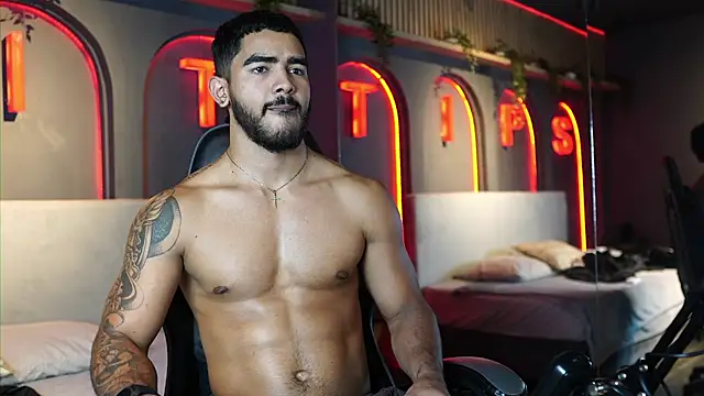 Reik_Vonn stripchat live cam model